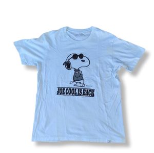 UNIQLO x PEANUTS - JOE COOL IS BACK WHITE T-SHIRT | KAOS | M