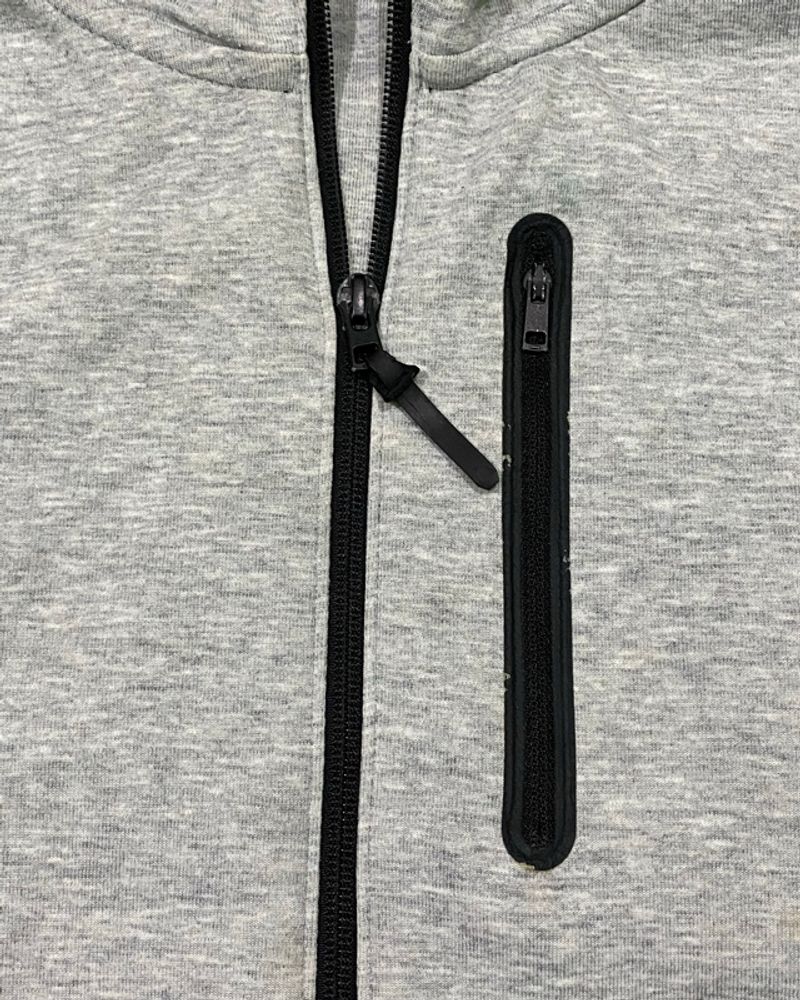 Uniqlo dry tech grey Ziphoodie, foto 6