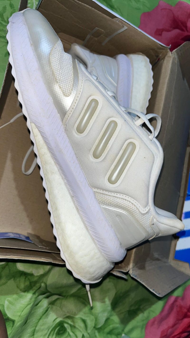 Sepatu running adidas, foto 2