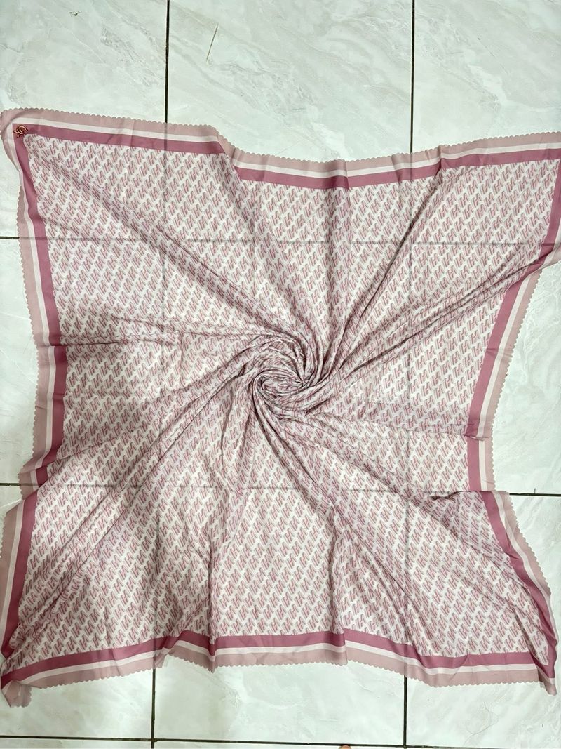 Hijab Vanilla, foto 2