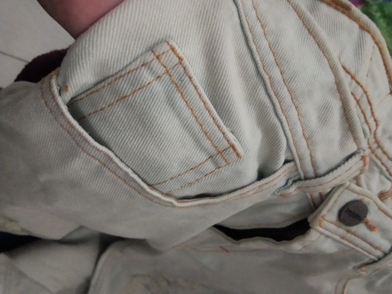 Ripped jeans perempuan, foto 4