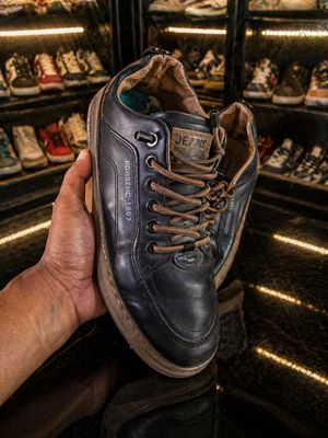 Sepatu Jeans