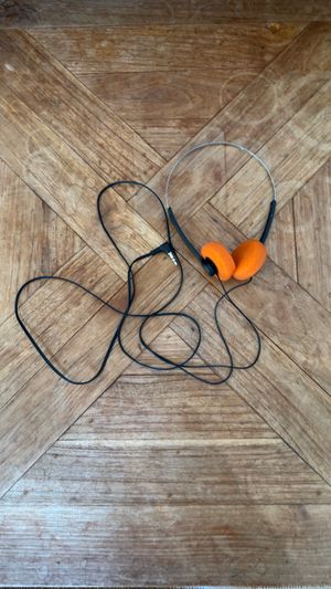 Vintage Walkman Headphones – Orange Foam (Retro Stereo)