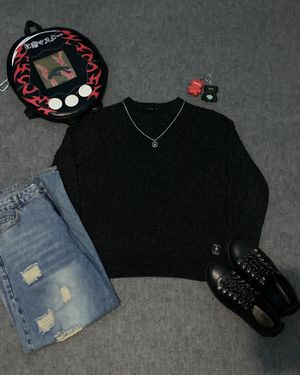 knitwear hitam
