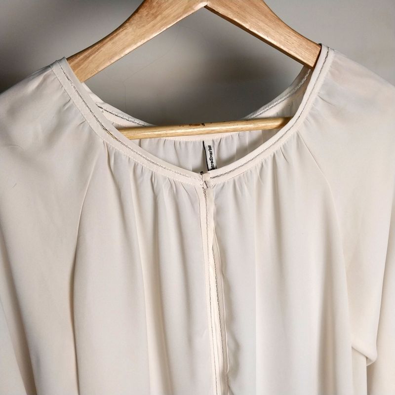 Blouse Polos Broken White Stradivarius Atasan Putih, foto 4