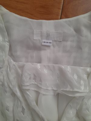 Blouse wanita warna putih