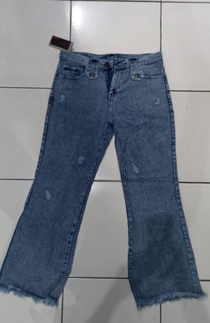 Jeans Cutbray wanita
