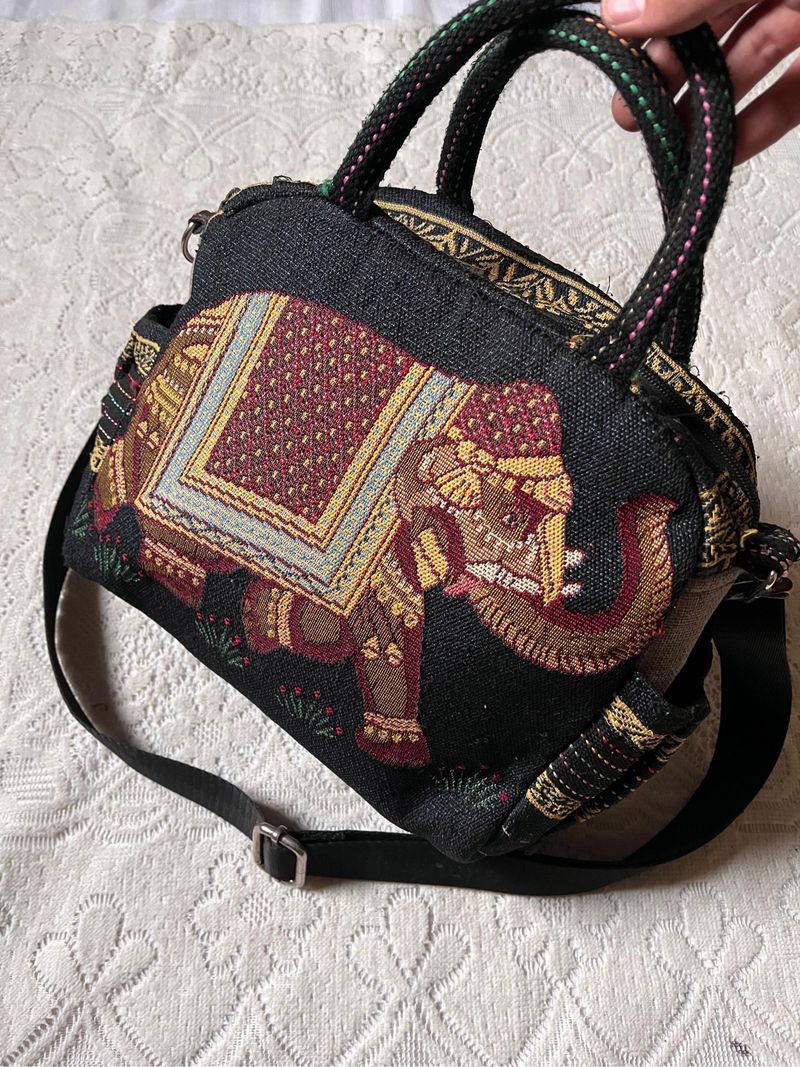 Elephant Embroidered Sling Bag, foto 4