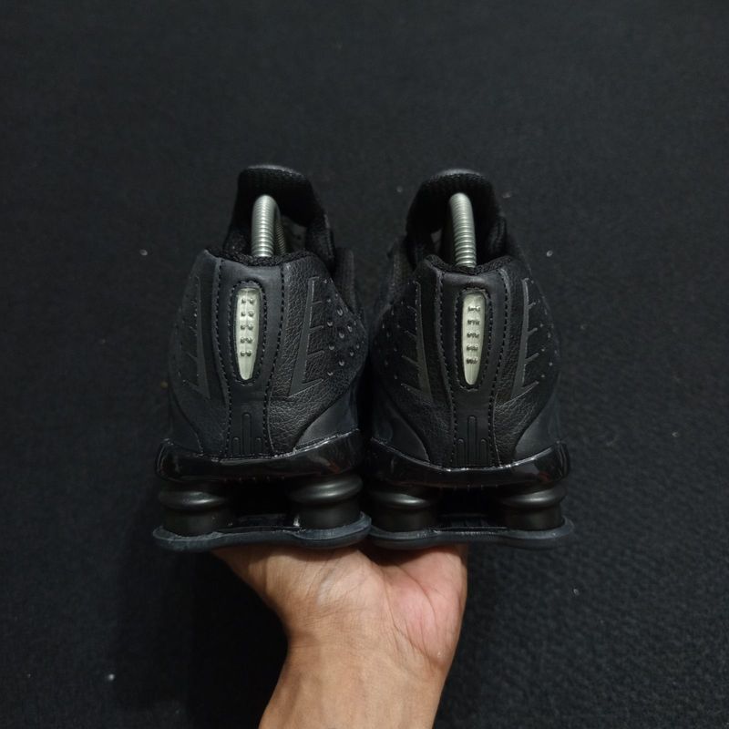 Nike Shox R4 Triple Black, foto 4