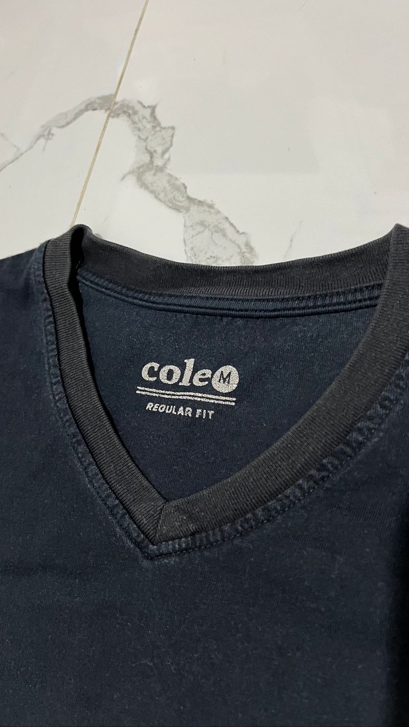 Kaos hitam v-neck cole, foto 3