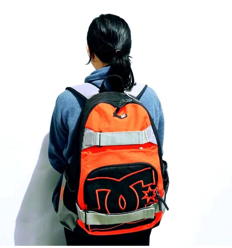 DC Skateboard Nelstone / Bleazing Red Backpack  Original, foto 2