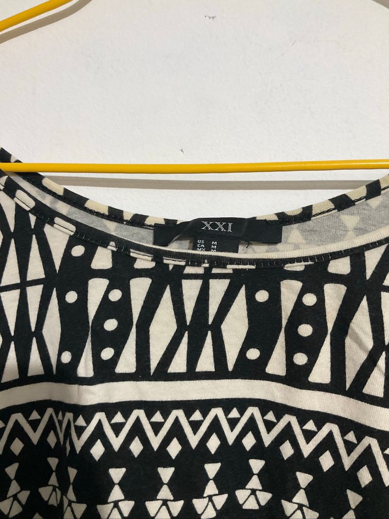 fitted croptop black & white motif pattern, foto 3