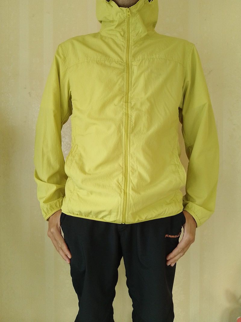 Jaket Uniqlo Parasut Lightweight Green Second, foto 10
