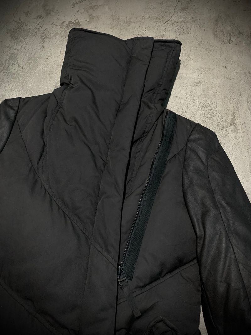 Unknown asymmetric goth puffer jacket with lambskin sleeve, foto 5