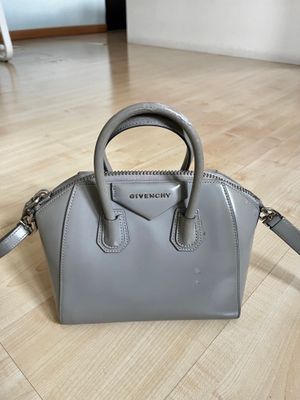 Givenchy Luxury Handbag Wanita gray