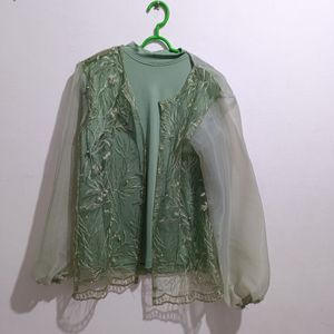 Outer Bunga & Kaos Dalamannya