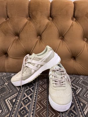 Sepatu onitsuka tiger size 38