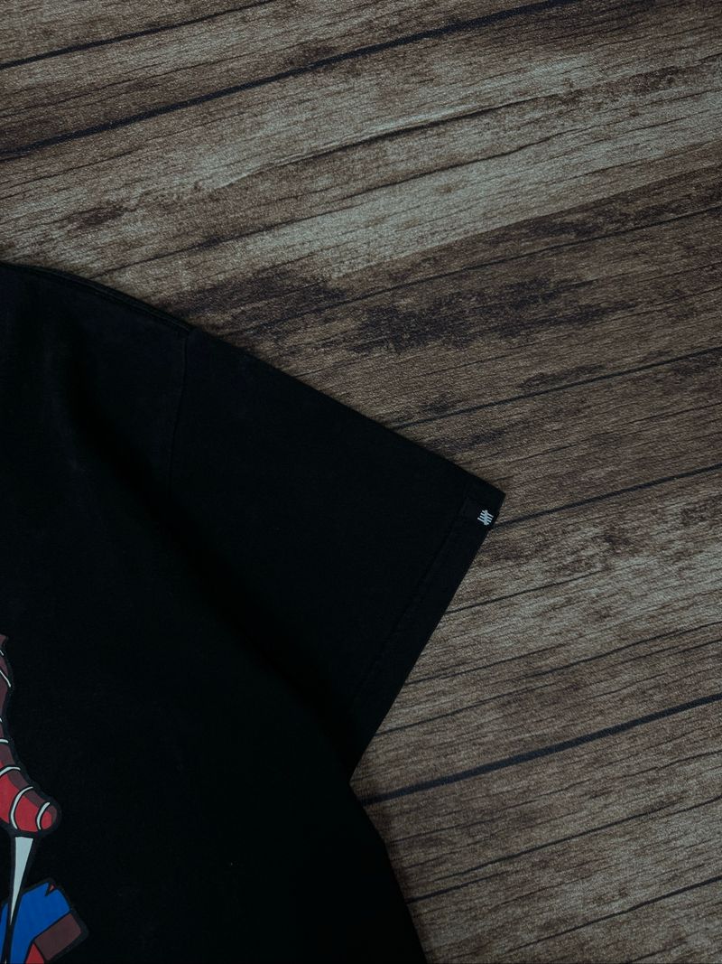 undefeated x spiderman graphic logo tshirt #MRTS83, foto 3