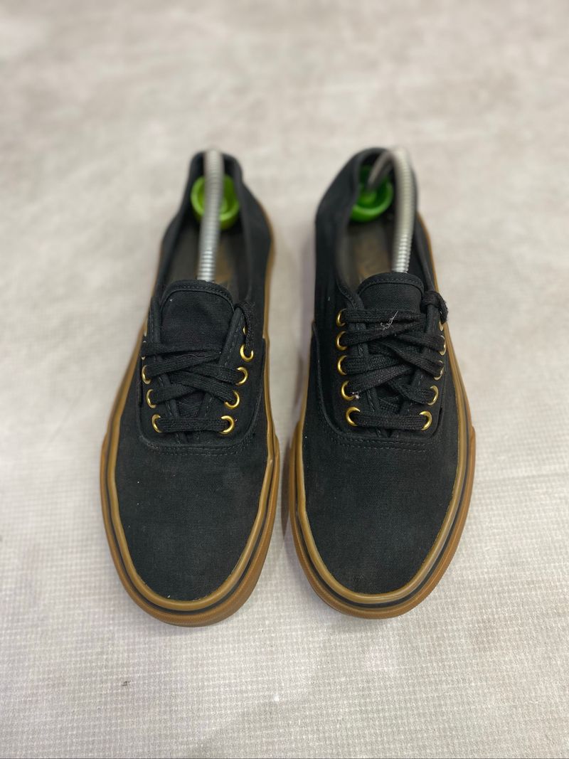 vans authentic black gum style