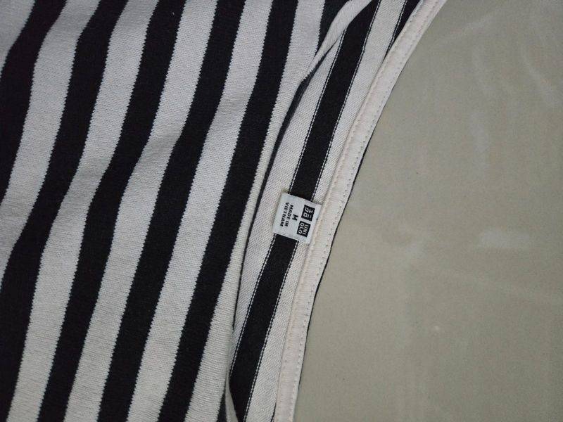UNIQLO - Blouse Garis2 Crop, foto 4