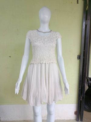 DRESS BRUKAT PUTIH MEWAH