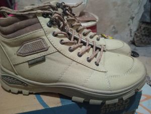 Sepatu aerostreet