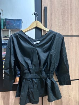 Blouse Hitam