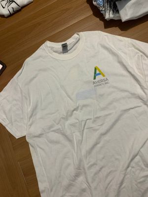 Gildan white tee