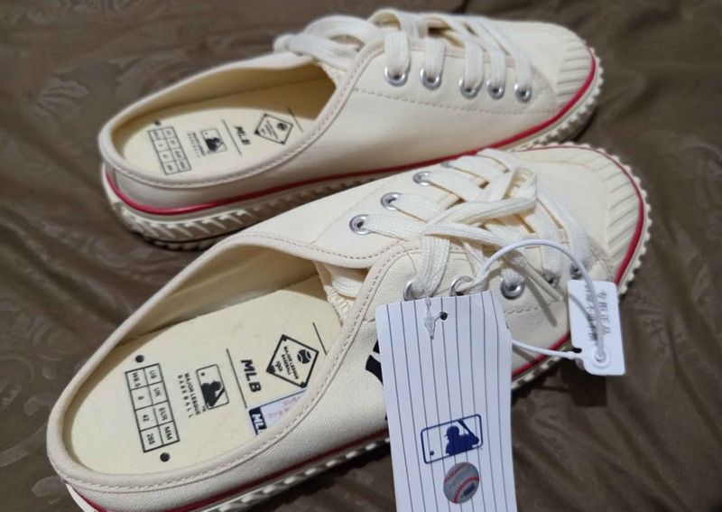 Sepatu Sandal MLB Baru, foto 2