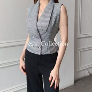 vest tweed atasan wanita

sleeveless casual BLACK