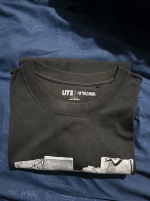 Uniqlo x Ai Yazawa gray T-shirt