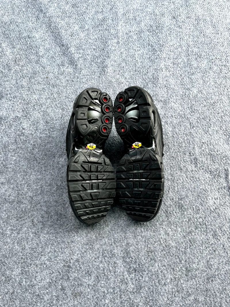 NIKE AIR MAX PLUS TRIPLE BLACK, foto 4