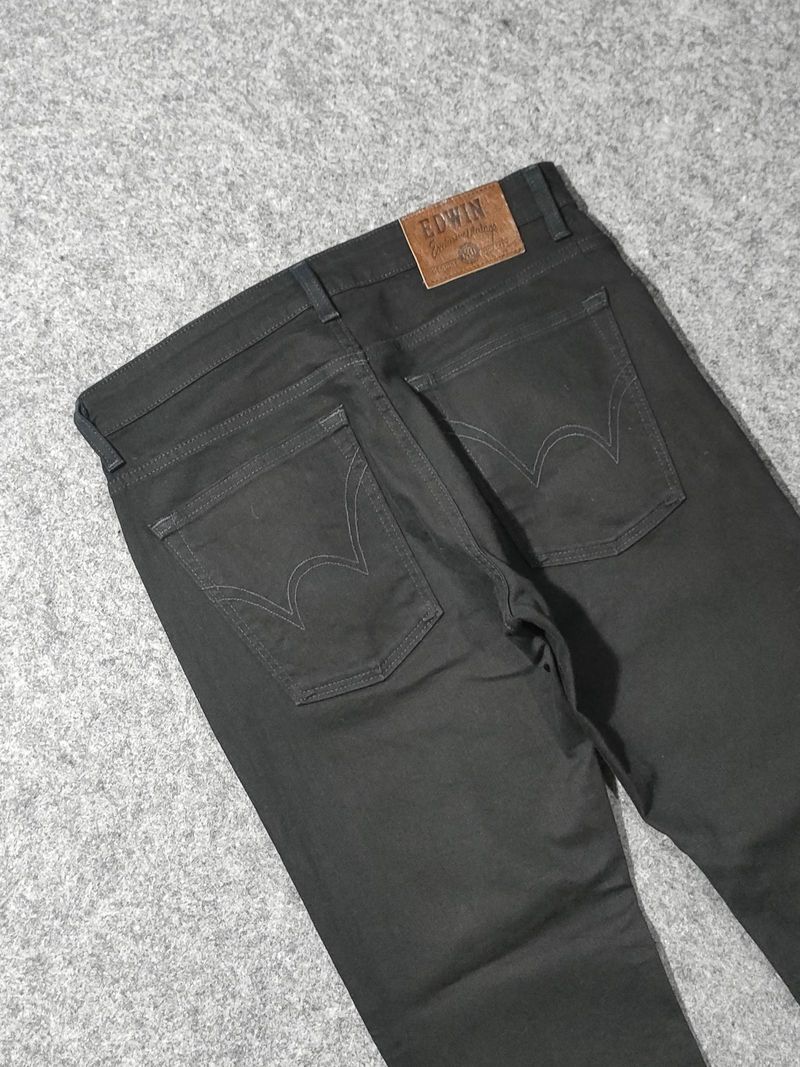 Edwin black jeans original 
Anggap beli baru, foto 7