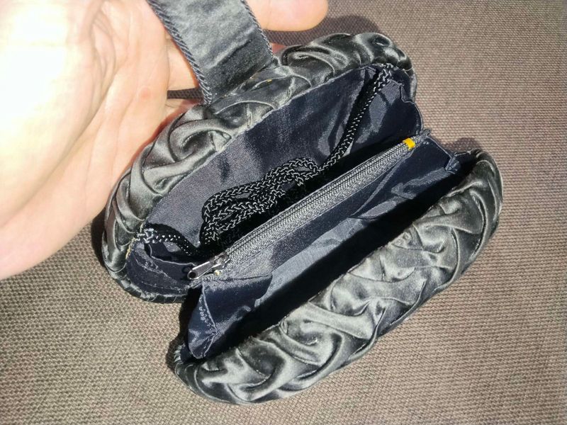 Ruffled Black 👜 Lady Clutch Purse, foto 5