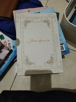 buku fantasi Judul "Skizofrenia"