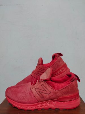 New Balance Sportswear Casual Sneakers Wanita red