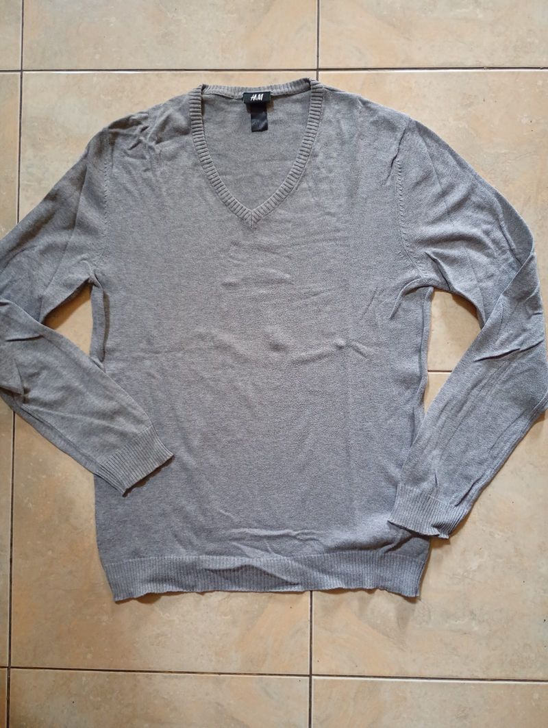 H&M Men's V-neck Sweater (S), foto 2