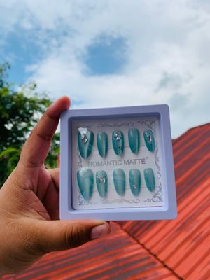 Press on nails💅🏻