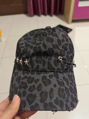 Topi y2k studded leopard