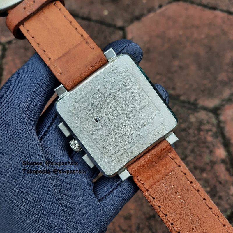 Jam Bell and Ross quartz chronograph tank, foto 4