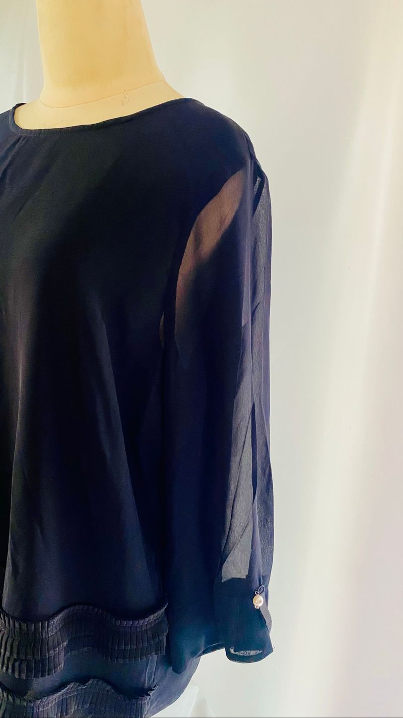 Black Blouse, foto 2