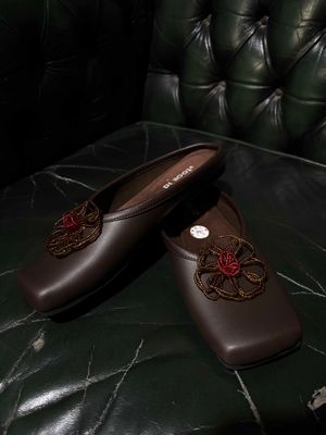 Stooli Selop Raya Edition - Walnut Brown