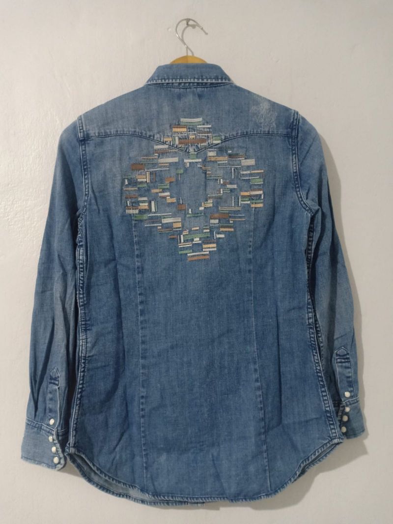 Kemeja Levis Wanita Size S, foto 3