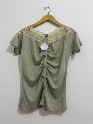 Blouse wanita