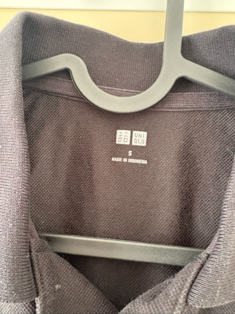 Uniqlo Kaos Polo Hitam, foto 3