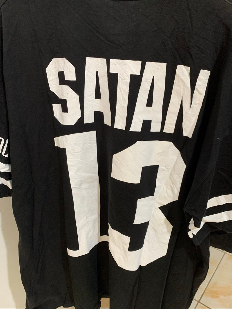 Kaos Hitam, foto 4