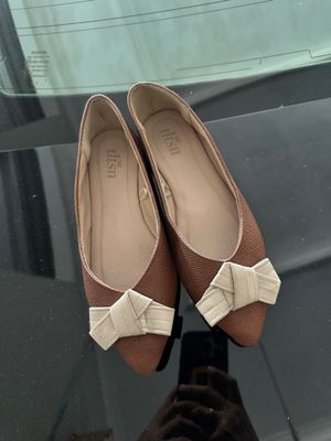 Flatshoes The Little Things She Needs