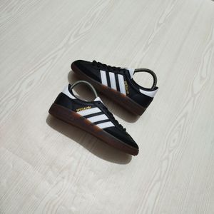 Adidas Speziel