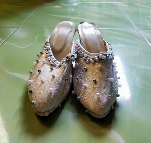 Sepatu Heels White