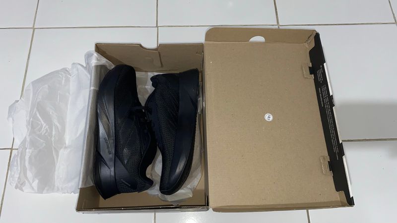sepatu wanita hitam adidas, foto 4